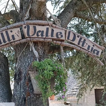 Trulli In Valle D'itria Cisternino