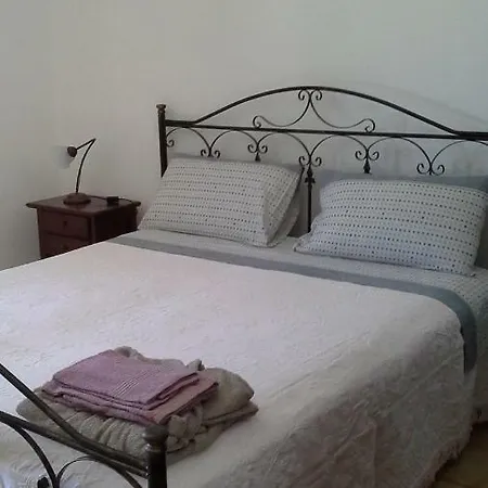 Trulli In Valle D'itria Cisternino